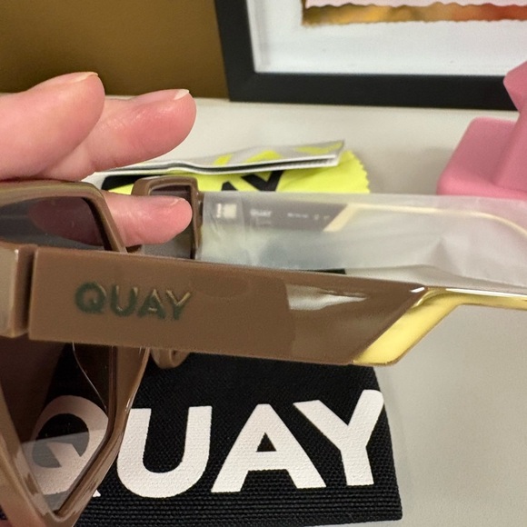 Quay Australia Hotel Lobby Oversized Square Sunglasses in Doe Brown - Picture 4 of 11